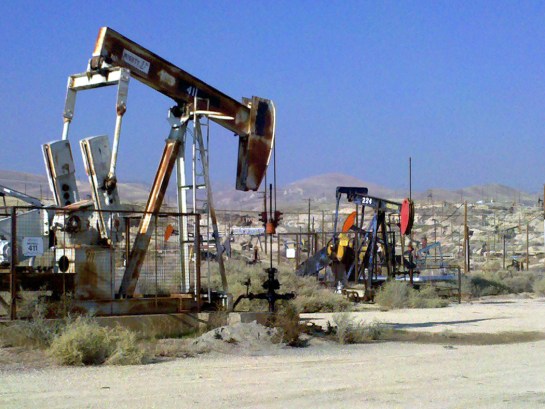 oil pumps outside bakersfield