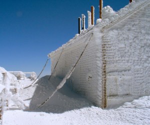 mt washington chained building