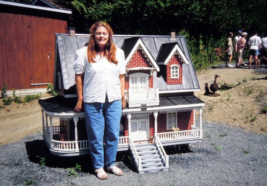 miniature house ontario copy