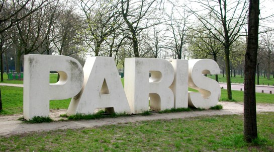 paris sign at bois