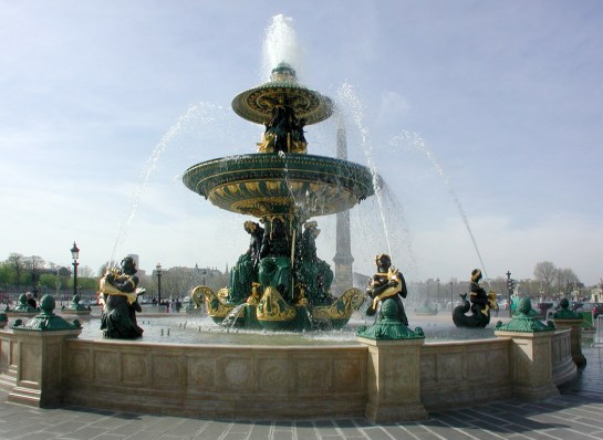 place de la concorde fountain horiz