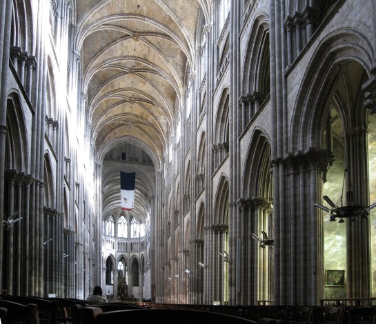 rouen-nave-toward-apse